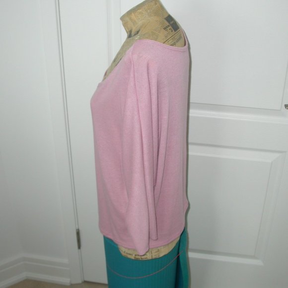 Light Knit Pink Sweater - Picture 2 of 8